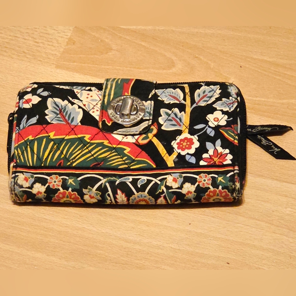 Vera Bradley Clutch Purse Floral, Turn Lock 7.75" x 5" x 1.5"